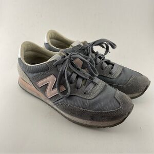 Retro vibe New Balance 620 Women’s Sneakers Grey Pink Size 7.5 Running Shoes
